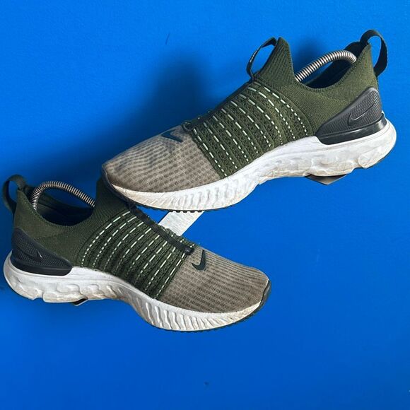 NIKE React Phantom Run Flyknit 2 Running Shoes Mens Size 9.5 Green DX2311-300 - Picture 1 of 6